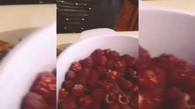 Вареники с малиной)Мамуля лепить .Готовим дома !!! смотреть онлайн