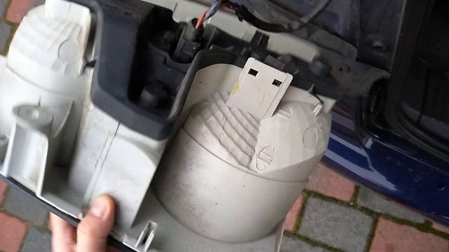 Замена лампочки заднего фонаря VW Touran смотреть онлайн