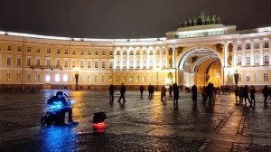Виктор Цой - "Кукушка", на Дворцовой площади выступает уличный музыкант Николай Музалёв...