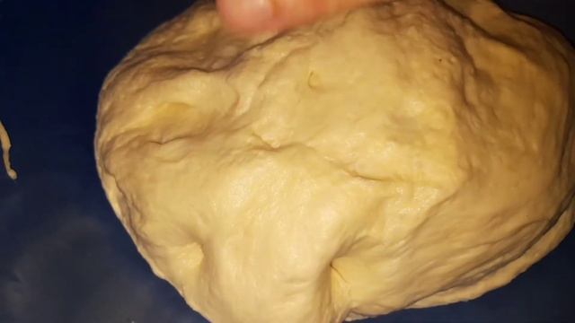 Молочные сладкие булочки. Украшение стола к чаю