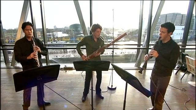 Schulhoff Trio plays Klement Slavicky смотреть онлайн