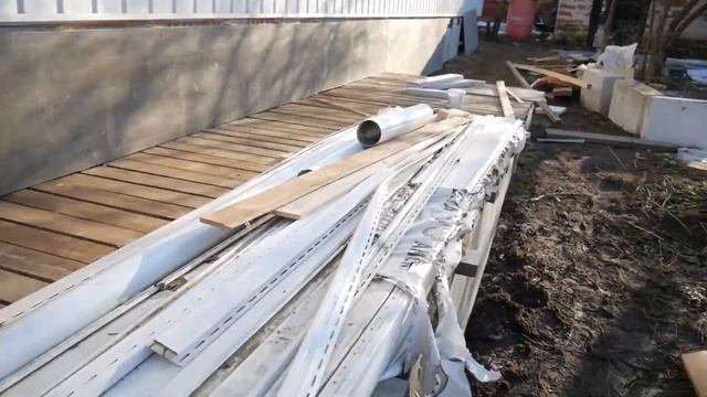 Чем закрыть и утеплить цоколь каркасного дома на сваях? Мой вариант