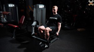 Разгибание голени одной ногой / разгибание ног в тренажере