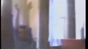 Шри Матаджи показывает упражнения для Вишудхи чакры 1981г