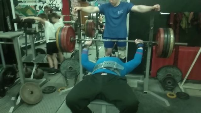 Шок! Жим 215кг на 5раз, мальчику 9лет!!! смотреть онлайн