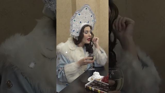 анекдот про новый год на работе смотреть онлайн