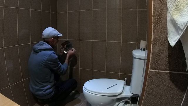 Правильная установка туалетной бумаги. Видео дняПравильная установка туалетной бумаги. Видео дня смотреть онлайн