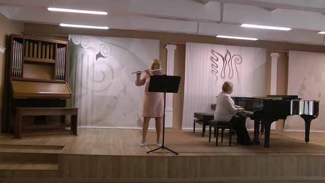 Инструм.дуэт " Акцент": Адигамова Т.Ю.(флейта), Пятницына Т.Г.(ф-но),МАУДО г.Нижневартовска "ДШИ№1"