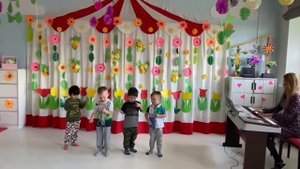 Игра на музыкальных треугольниках