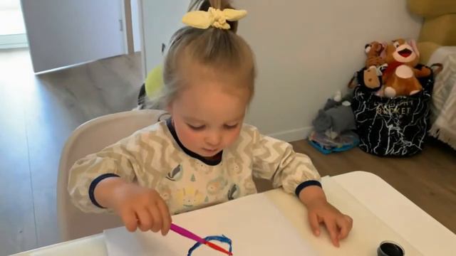 "Художница" Сл. Надежда Корычева, Муз. Сергей Светлов, Исп. Соня Борисова