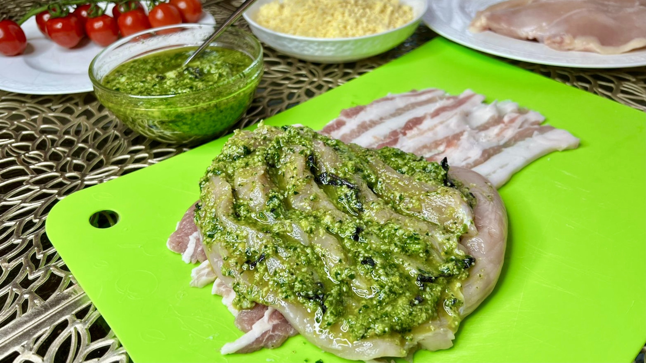 Куриные грудки с песто. Куриная грудка с песто.