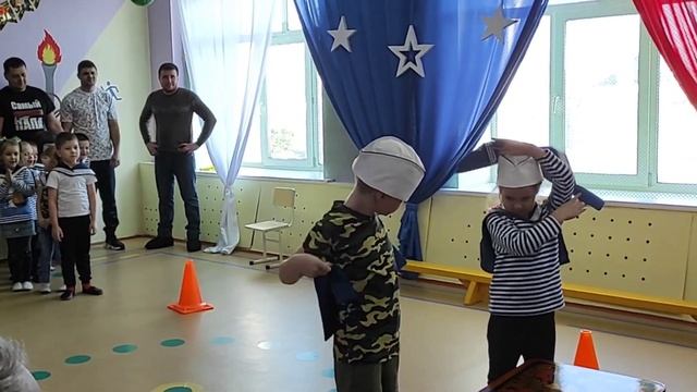 Спортивный праздник "Военные игры"