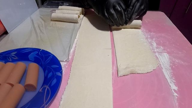 Сосиски в слоеном тесте! Готовим в сосисочнице электрической! смотреть онлайн