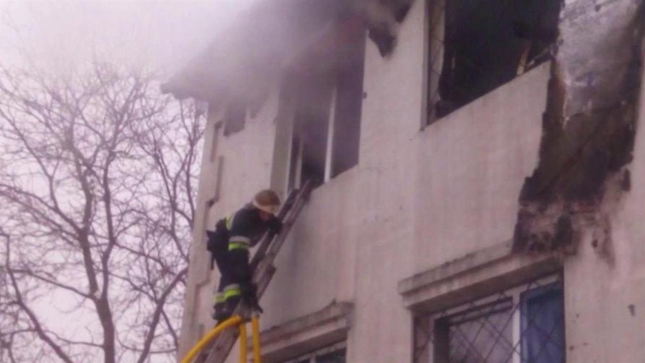 В Харькове горел двухэтажный жилой дом, оборудованный под дом престарелых