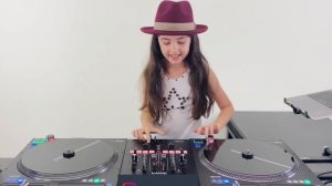 YOU WILL LOVE IT! THE JACKSON 5 TO KRIS KROSS - JUMP TRANSITION BY 8 YEARS OLD DJ MICHELLE!