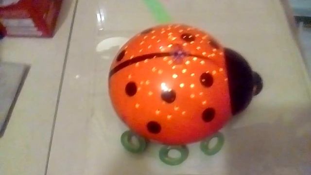 Лазерный ночник "Звёздное Небо - Божья Коровка" на 3х батарейках. Формирует на потолке картину неба смотреть онлайн