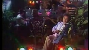 Аркадий Хоралов  Новогодние игрушки  Утренняя Почта 360p via Skyload