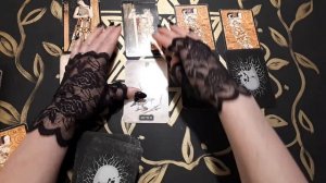 Гадание на Таро. ЧТО У НЕГО ПРОИСХОДИТ В ЖИЗНИ В ОБЩЕМ И ЦЕЛОМ?