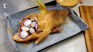 Как приготовить сочную и вкусную утку в духовке! Утка с Грибами в Яблочно-Горчичном Соусе.