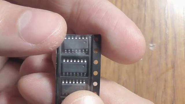 [Распаковка] 10 шт LM324DR для поверхностного монтажа усилителя SOIC14 LM324 A040 смотреть онлайн