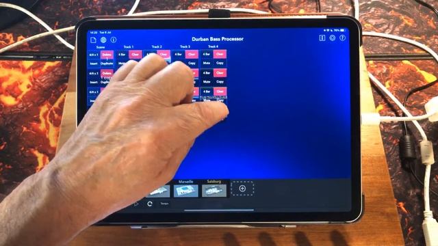 KORG Gadget - Let’s Play the DURBAN Bass Processor with a Real Bass Guitar смотреть онлайн