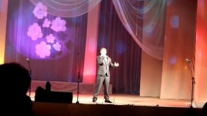 "Снегири" стихи Михаила Дудина, музыка Юрия Антонова. Исполняет Максим Федулов.