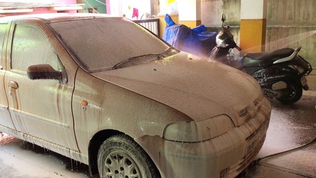 Fiat Palio Foam Washing - Mobile Car Spa