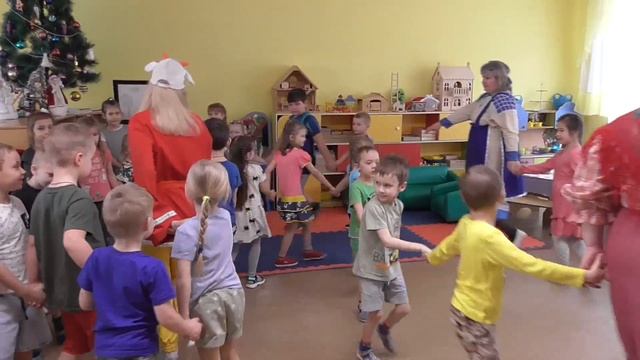 Колядки в подготовительной к школе логопедической группе № 6 (18.01.2022) смотреть онлайн