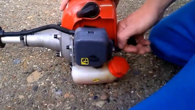 Tutorial : How to use a strimmer. смотреть онлайн