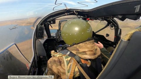 Российские военные уничтожили с воздуха новые опорные пункты националистов и их бронетехнику