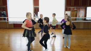 музыкальная игра — Зашагали ножки