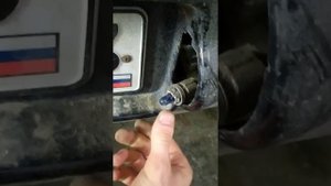 Пежо 107 замена лампы подсветки номера.