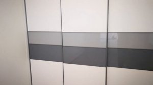 Гардеробная комната и современные двери купе