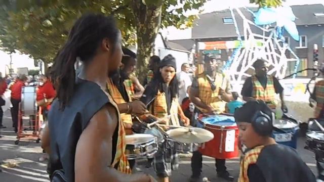 LES HIBISCUS BESANCON смотреть онлайн