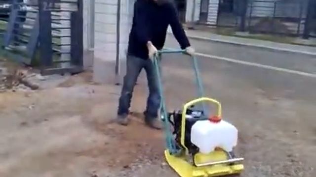 Бензиновая виброплита