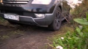 ДЕРЕВЕНСКИЙ НАБРОСИЛСЯ НА ПОЛИЦЕЙСКОГО. ШКОЛЬНИКИ ВЕРНУЛИ ЯЩИК