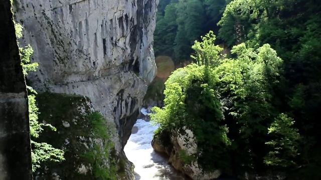 09_05_2016_СКАЛЬНЫЙ УЧАСТОК СТАРОЙ ДОРОГИ_СОЧИ (1).mp4 смотреть онлайн