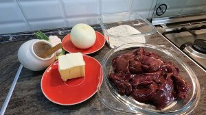 Куриная печень жареная на сковороде. Просто и вкусно.