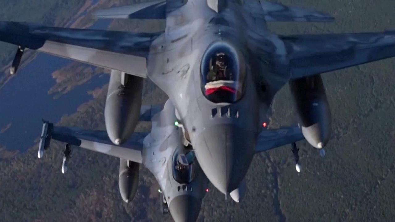 Украинские летчики тренируются управлять истребителями F-16 уже в нескольких странах
