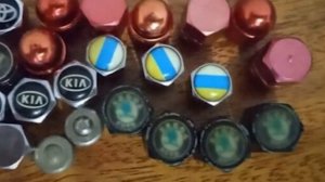 Для чего на машинах сейчас скручивают колпачки с колес?