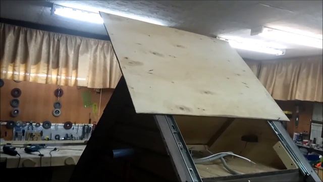 Раздвижная крыша для деревянной коптильни