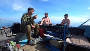 Меня атакавали пираты на резиновой лодке с мотором.ШОК!Рыбалка на треску в Белом море!