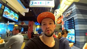 Паттайя. Дешёвая еда, где менять деньги и массаж на котором снимают штаны.