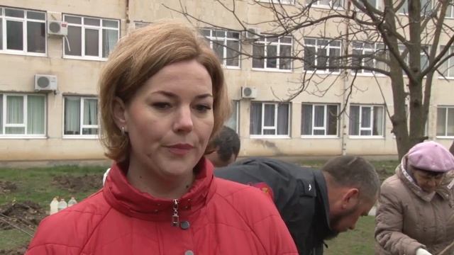 Новая аллея появилась во дворе 11 школы села Супсех смотреть онлайн