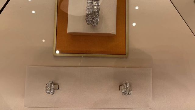 BVLGARI SHOPPING VLOG - part 2 смотреть онлайн