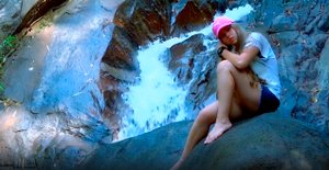 Катание на каное в пещерах Тайланда