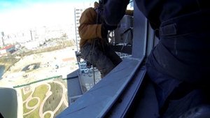 #Монтаж и установка наружного блока кондиционера.Высотные работы.