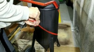 Самодельный пескоструй с конусом своими руками/Sandblasting machine do it yourself