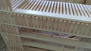 Простой стеллаж для рамок своими руками