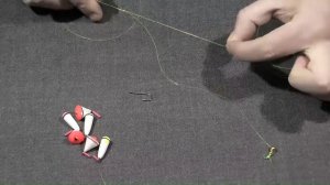 Отличная зимняя оснастка с мормышкой и поводком.